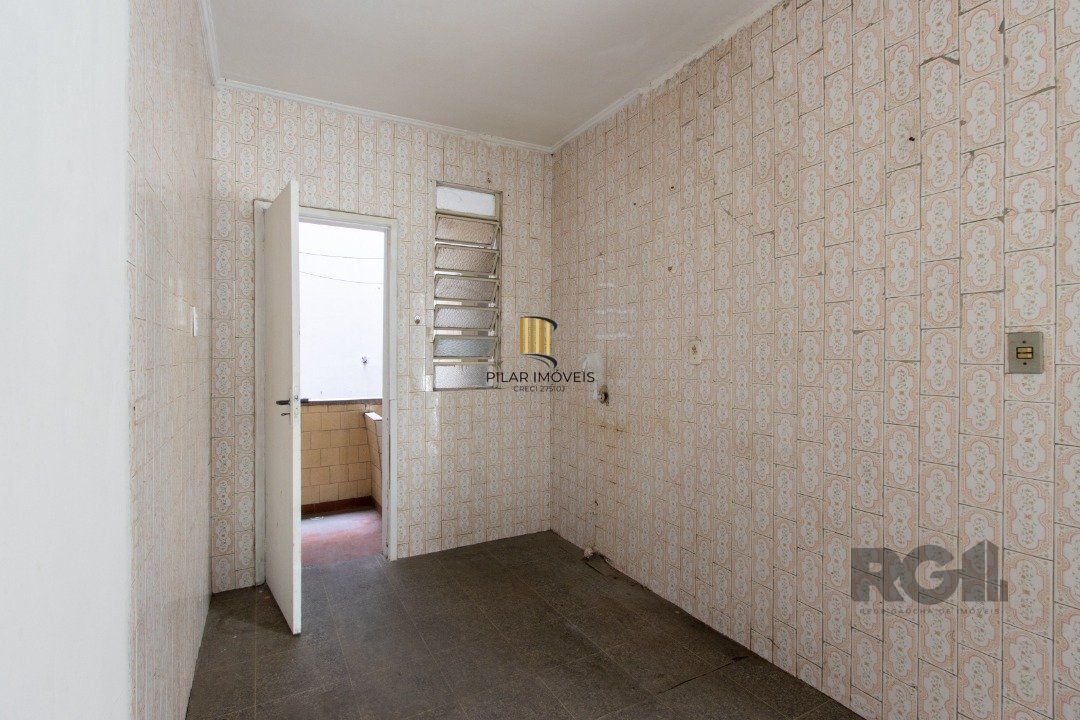 Apartamento à Venda - 2 Dormitórios na Av. Do Forte.