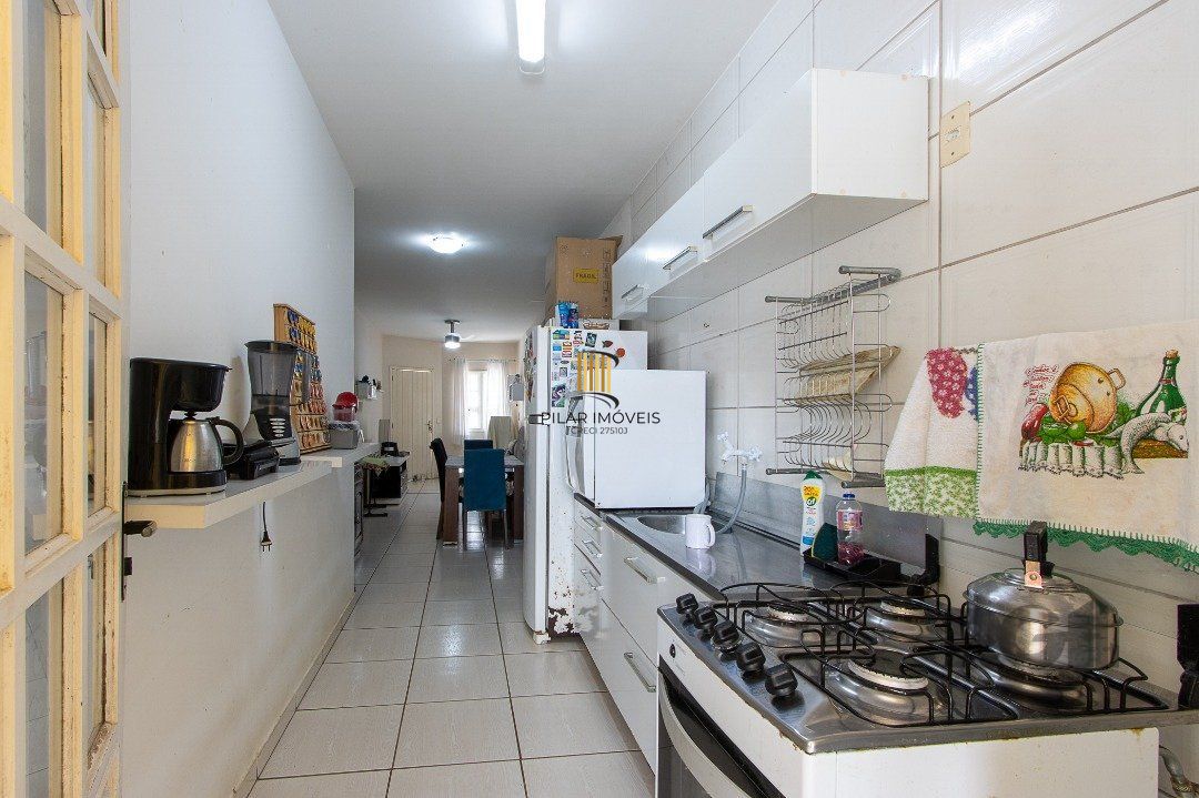Casa 2 dormitórios no bairro Hípica