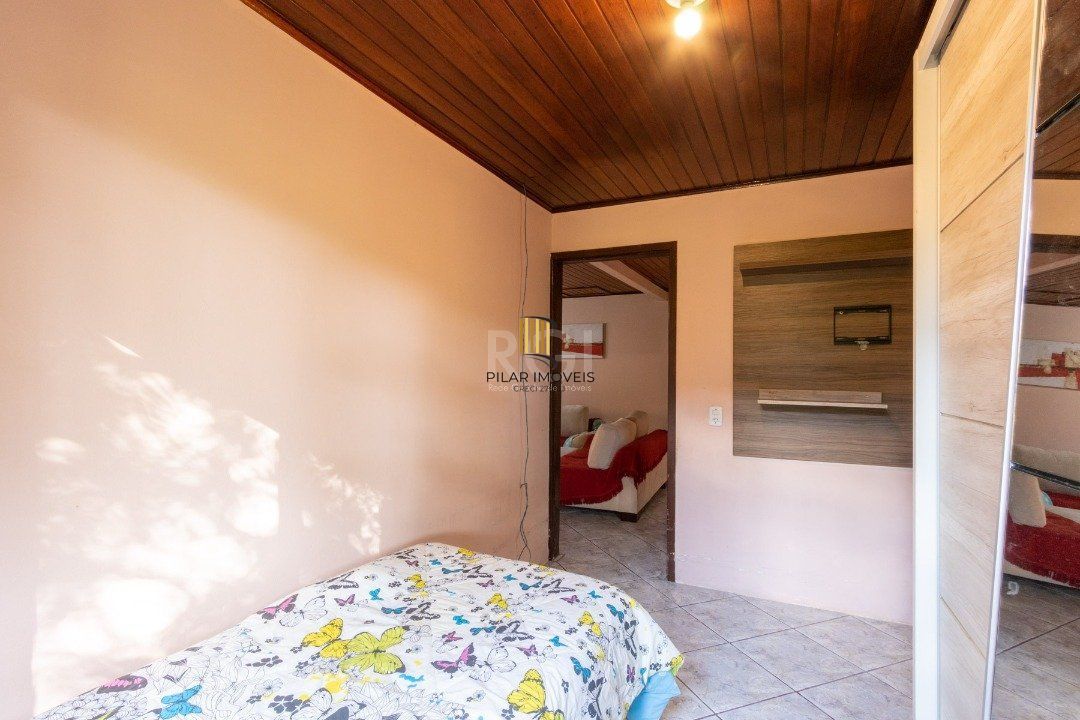 Casa para Venda - 240m², 6 dormitórios, sendo 3 suites, 2 vagas - Glória