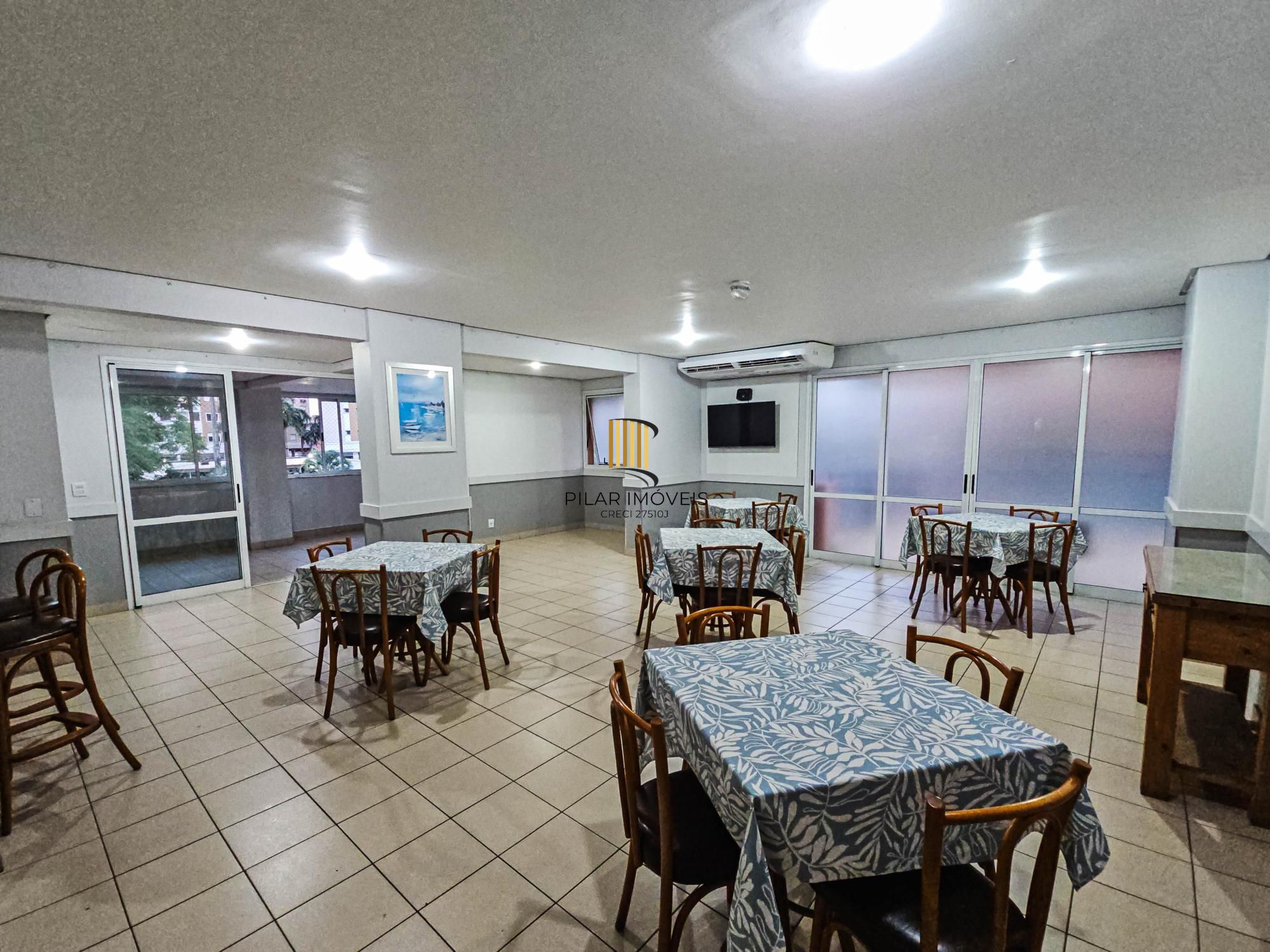 Apartamento 3 dormitórios no bairro Vila Ipiranga