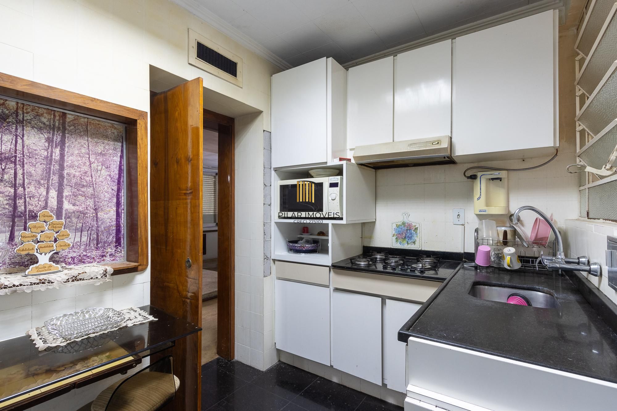 Apartamento frente à fundos, 3 dormitórios, 1 vaga escriturada - Centro Histórico