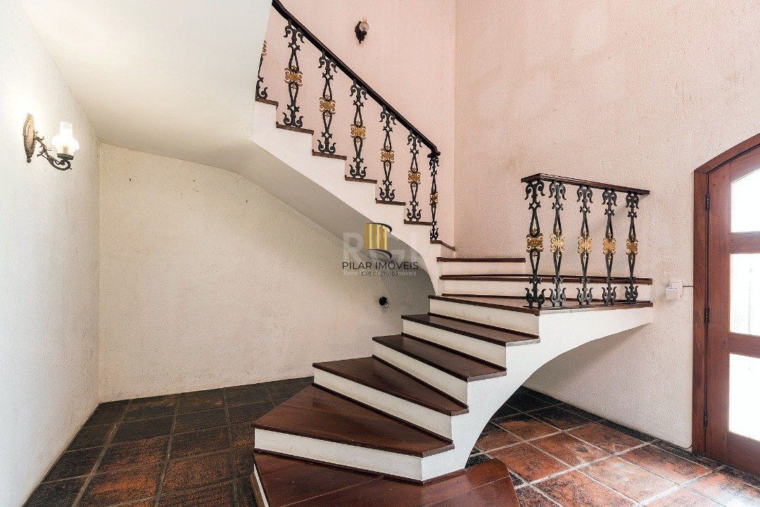 Casa para Venda - 430m², 4 dormitórios, sendo 1 suites, 5 vagas - Cristal