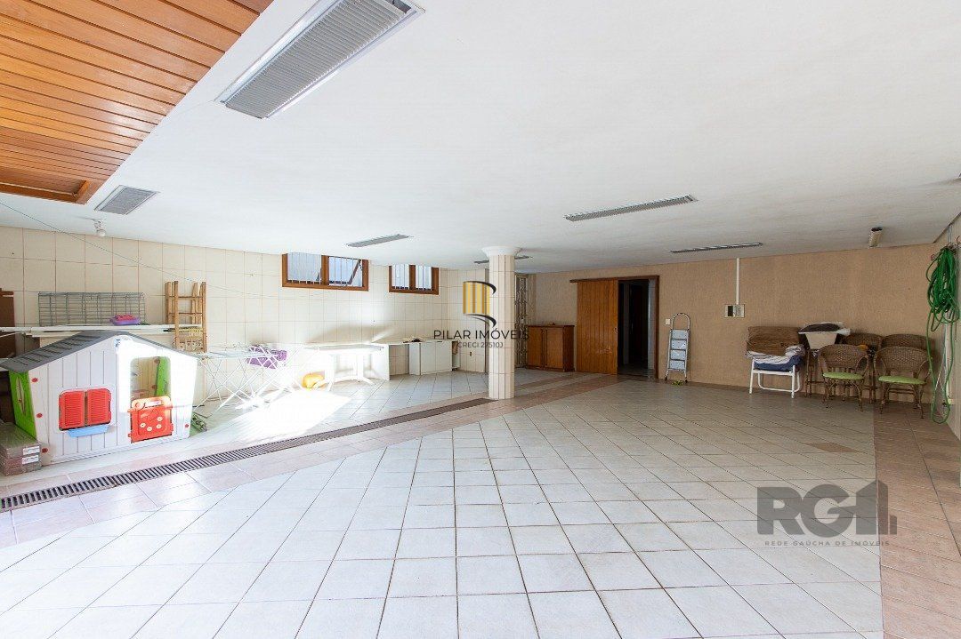 Casa para Venda - 450m², 4 dormitórios, sendo 4 suites, 5 vagas - Vila Assunção