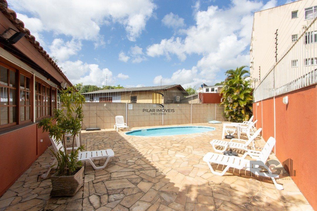 Casa de Condomínio 3 dormitórios no bairro Camaquã