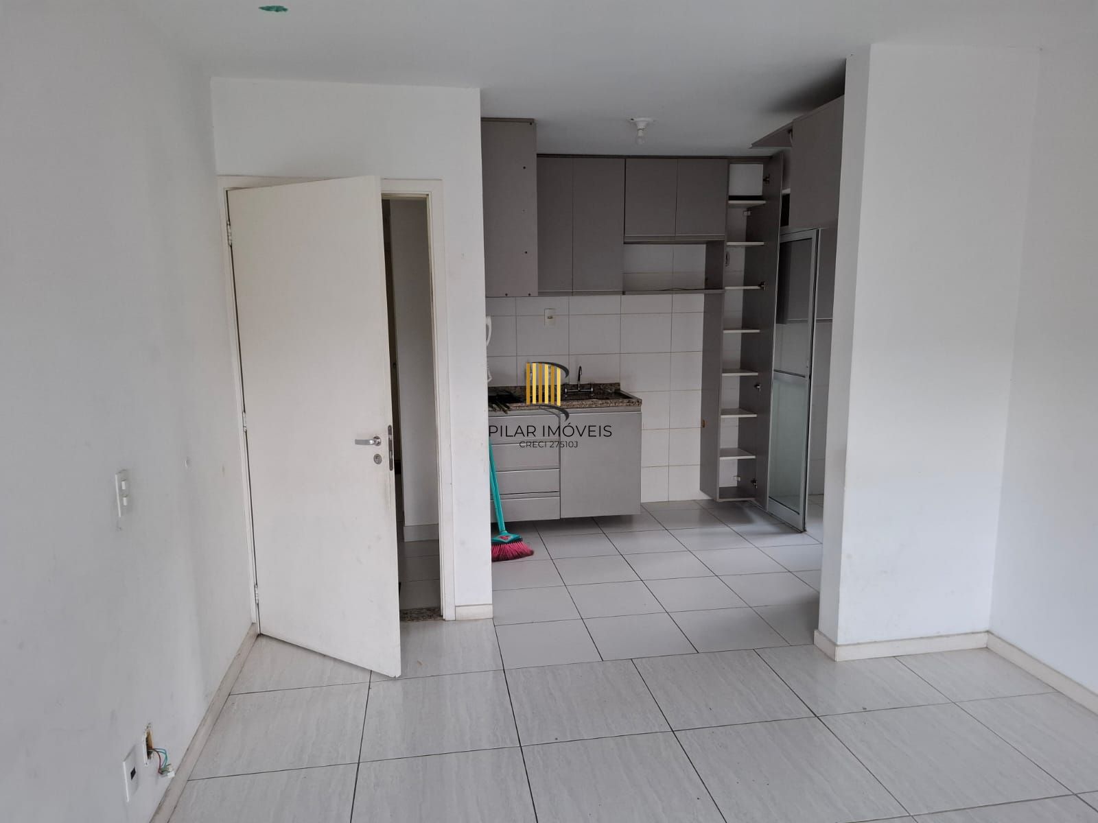 Apartamento de 3 dormitórios, 1 suíte e 2 vagas de garagem.
