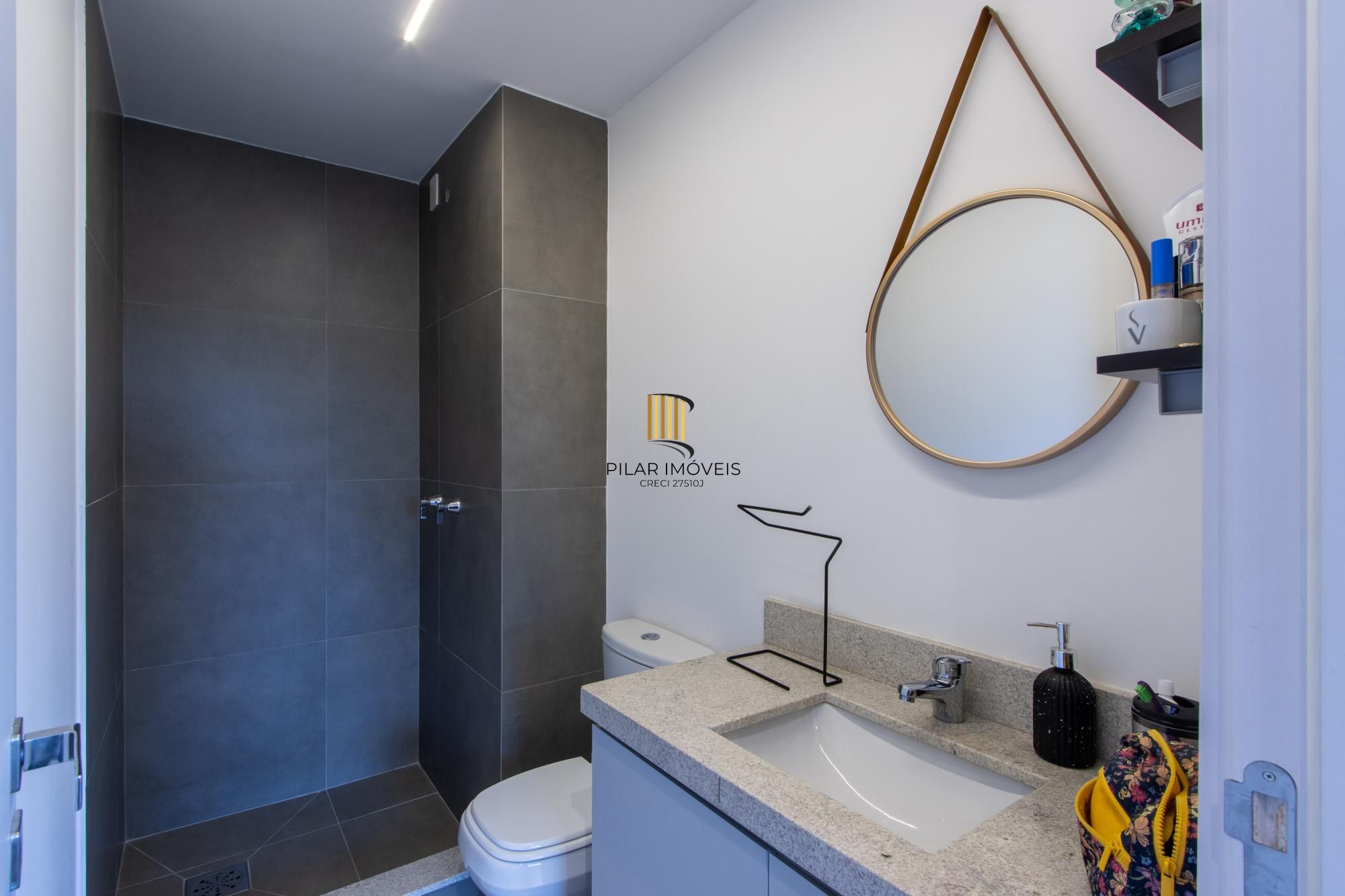 Apartamento à venda no bairro Teresópolis em Porto Alegre.