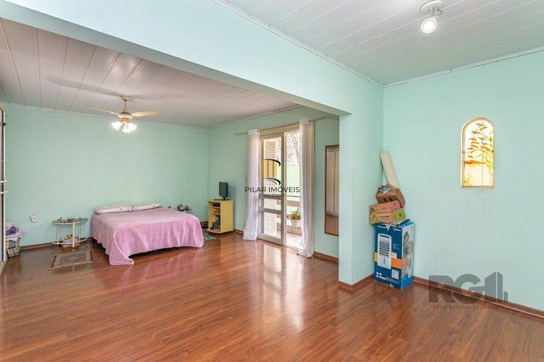 Casa com 3 Quartos à Venda, 293 m² por R$ 650.000