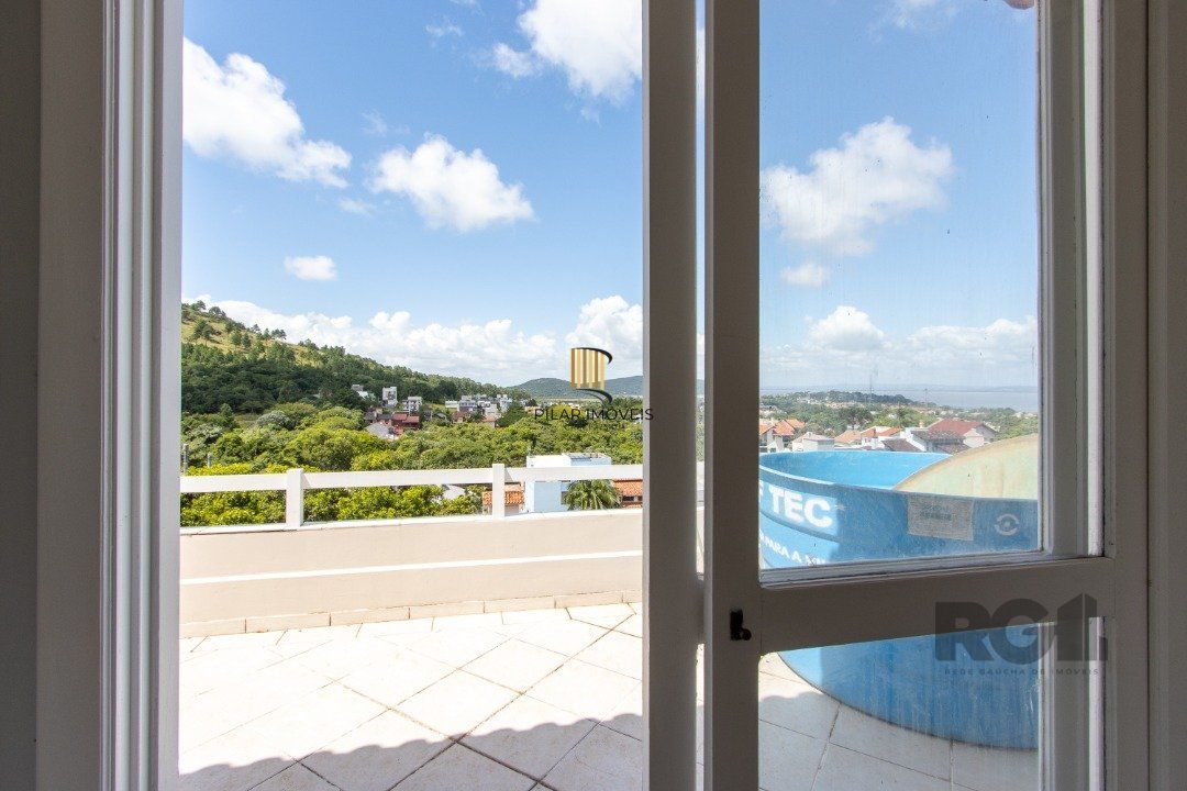 Sobrado novo,  4 quartos (1 suite), 440m² privativos - Bairro Guarujá