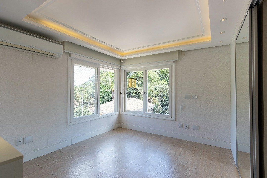 Casa Condominio para Venda - 380m², 3 dormitórios, sendo 3 suites, 4 vagas - Pedra Redonda