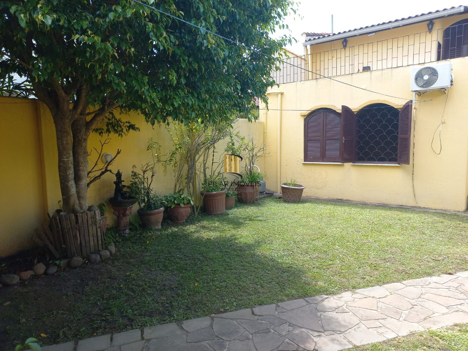 Casa no bairro Guarujá - Pilar Imóveis