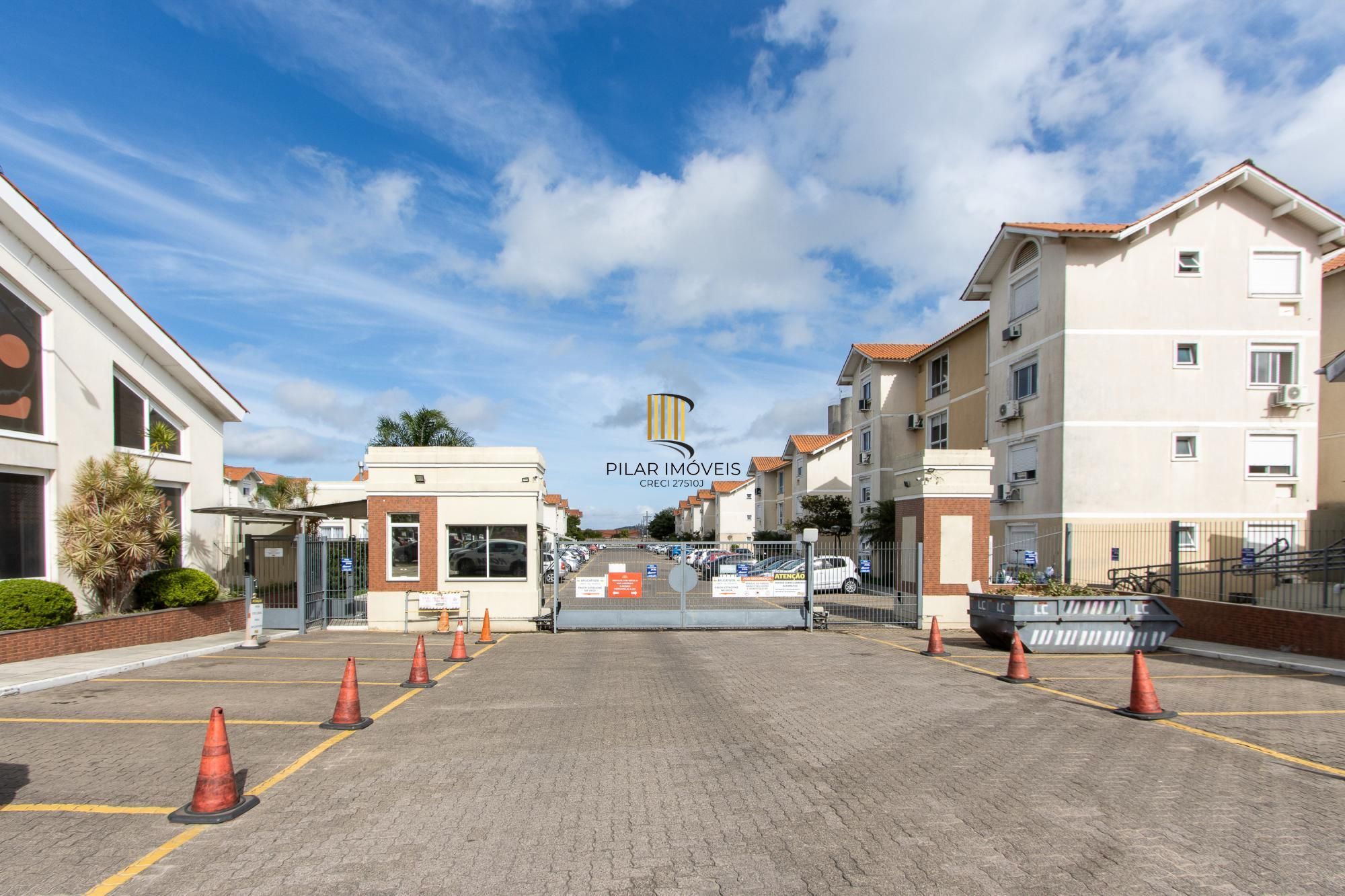 Apartamento térreo, semi mobiliado, com 54,81 m² de área privativa, 3 dormitórios e 1 vaga de garagem2
