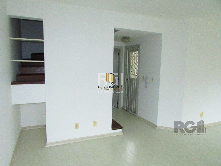 Casa em condomínio para Venda com 3 dormitórios, sendo 1 suites e 2 vagas no bairro Cristal