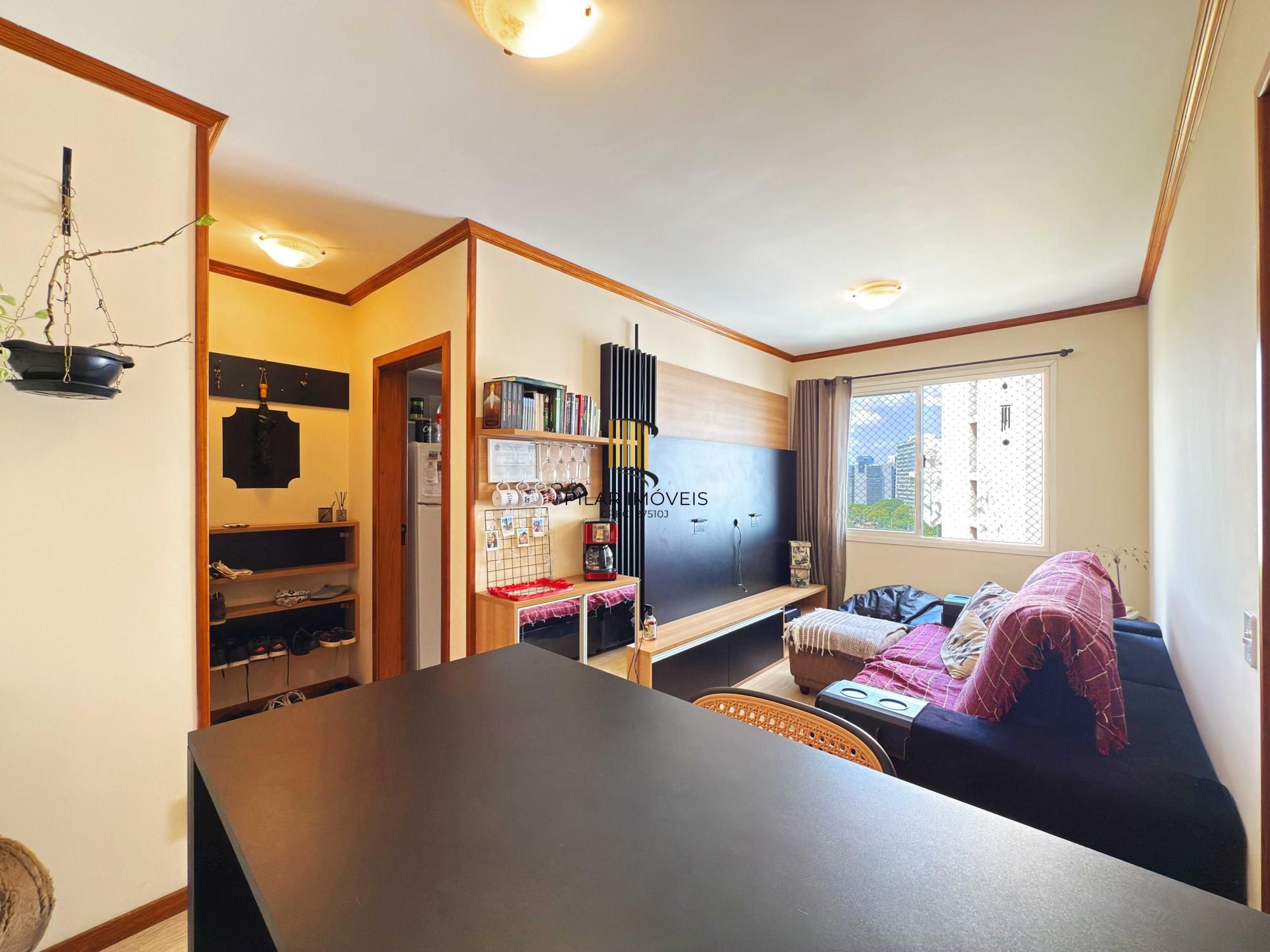 Apartamento de 2 dormitórios e 1 vaga de garagem no Centro Histórico.