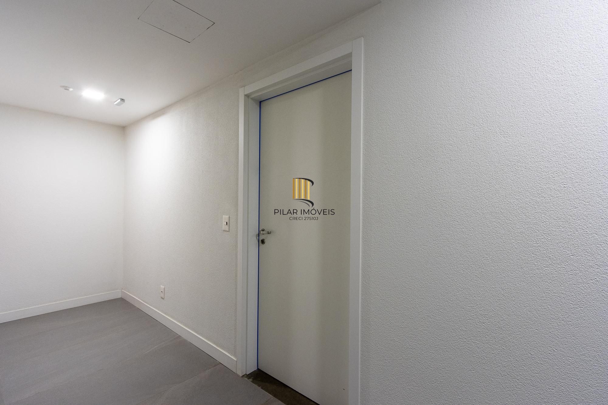 apartamento de 01 dormitório suíte, localizado no moderno no coração do bairro Petrópolis.