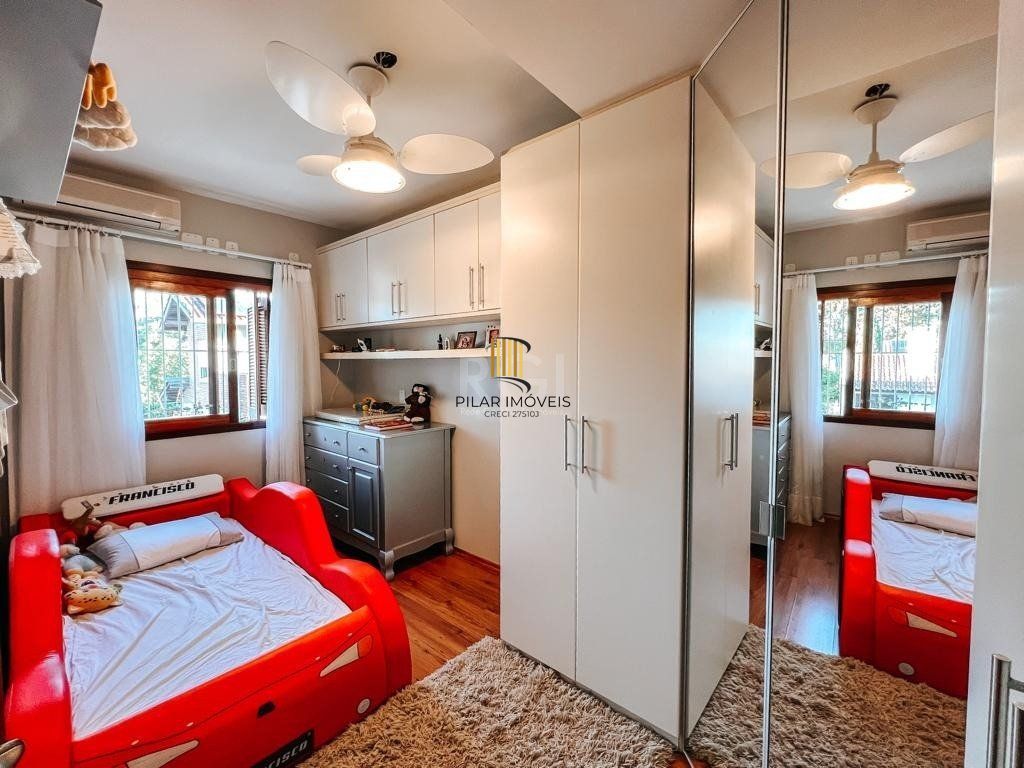 Excelente casa a venda no bairro Tristeza, para o lado do Rio!