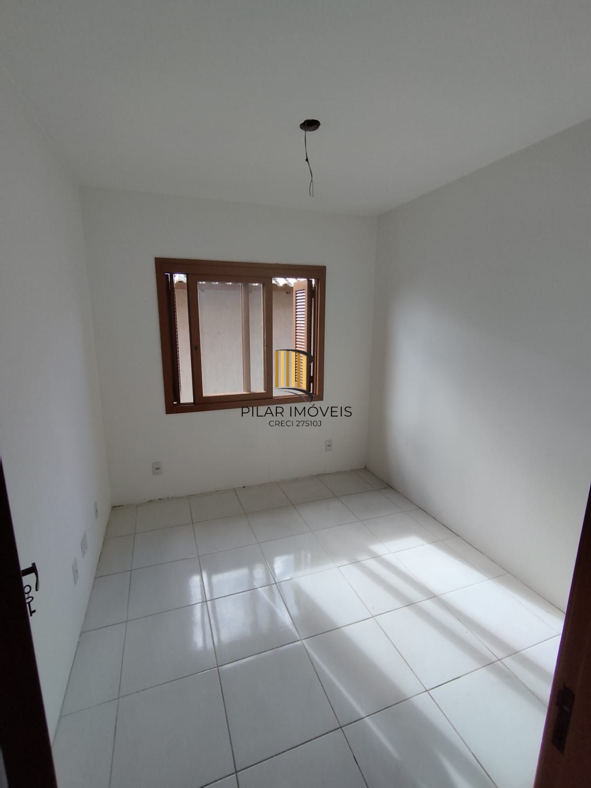 Casa de condomínio, 2 dormitórios, 1 vaga, bairro Ipanema.