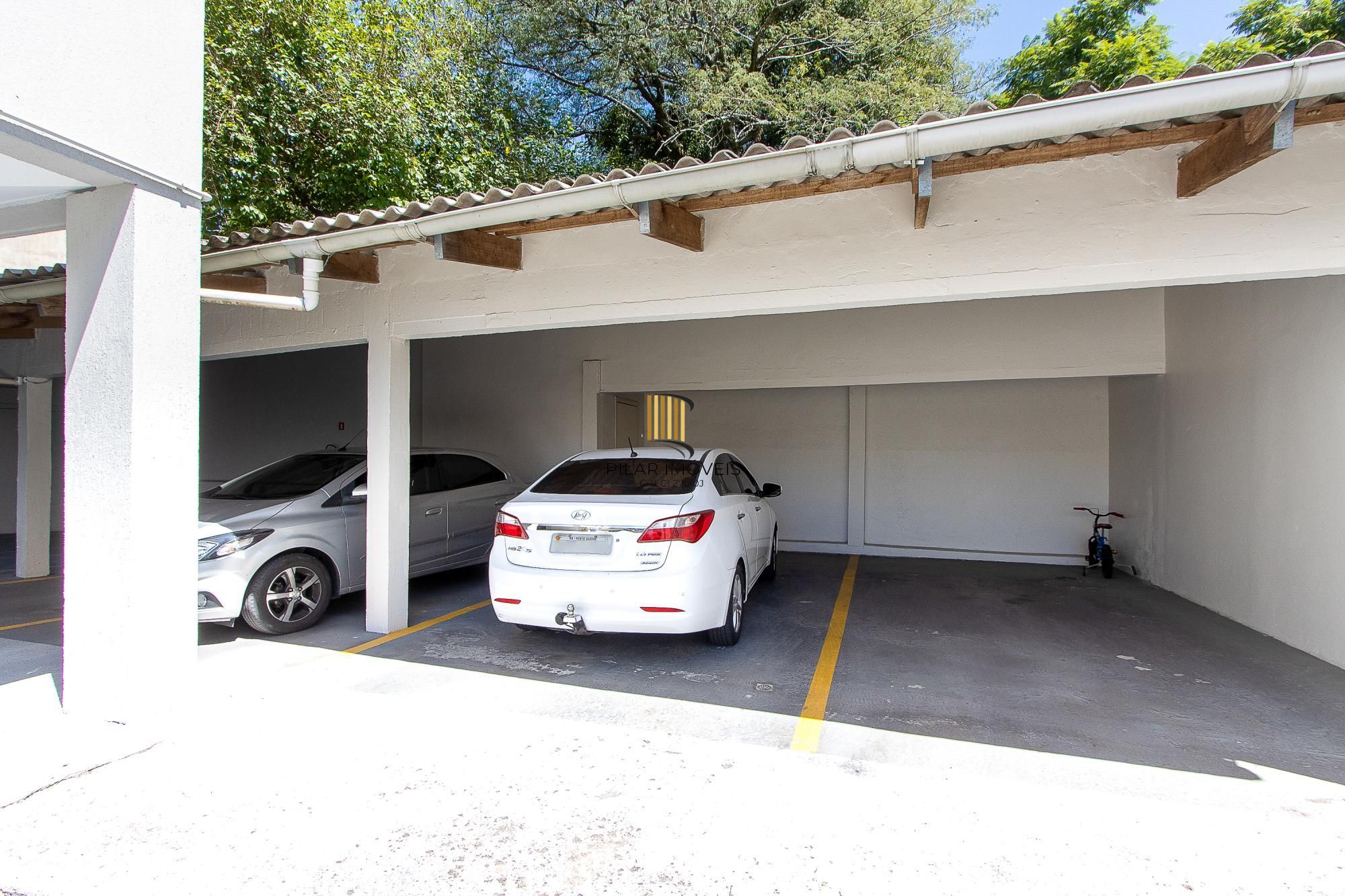 Cobertura com 2 dormitórios, incluindo 1 suíte.