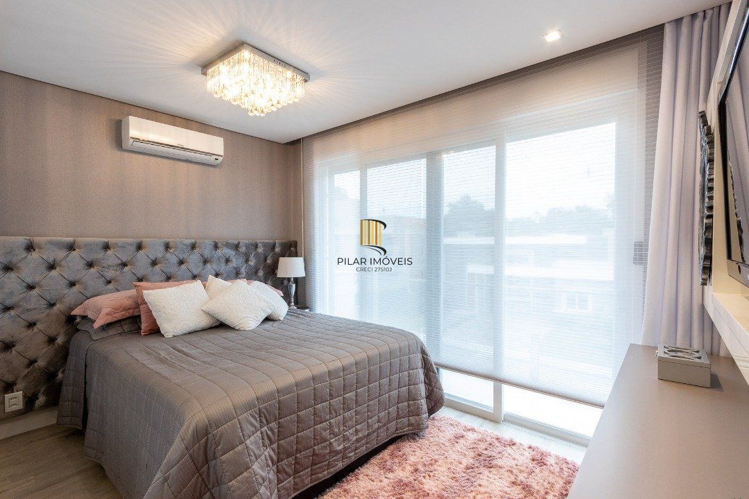 Casa Condominio para Venda - 239.3m², 3 dormitórios, sendo 2 suites, 6 vagas - Distrito Industrial