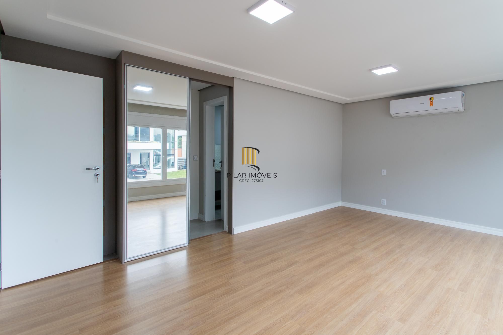Casa Condominio para Venda - 300m², 3 dormitórios, sendo 3 suites, 2 vagas - Alphaville