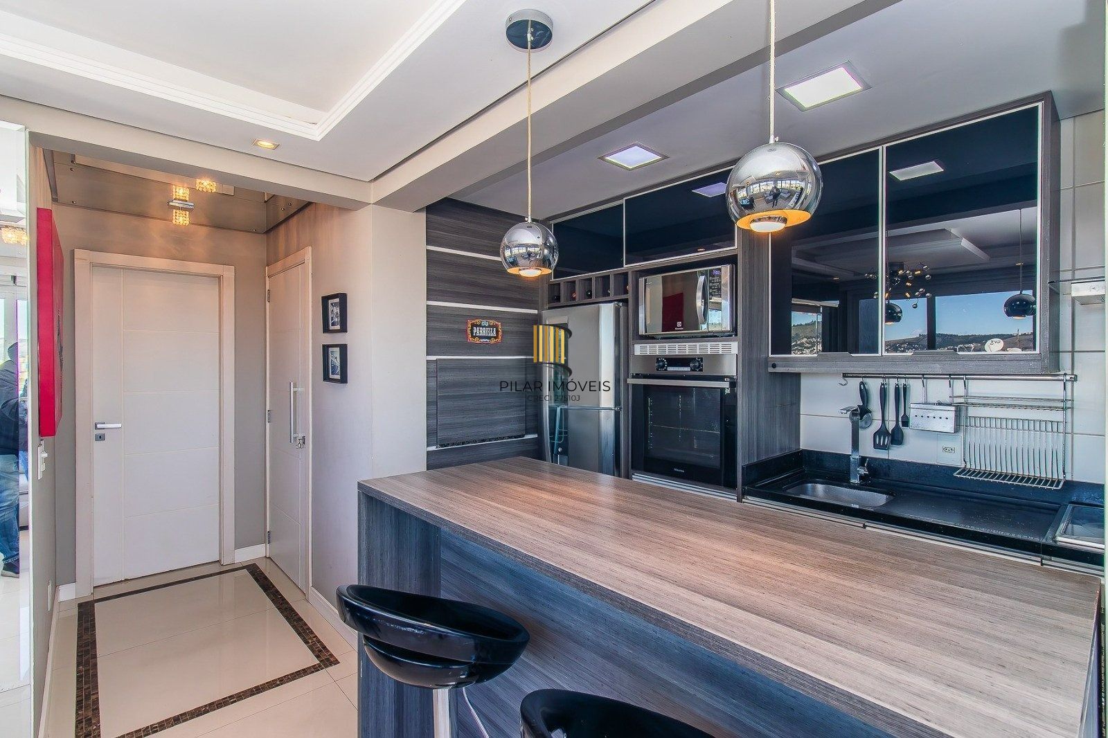 Apartamento de 3 dormitorios 1 suite e 2 vagas no Petrópolis