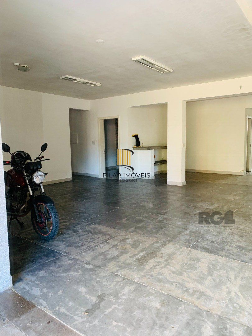 Casa de Condomínio 3 dormitórios no bairro Lomba do Pinheiro