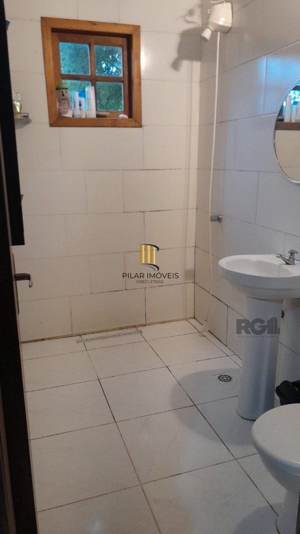 Casa 6 dormitórios no bairro Ponta Grossa