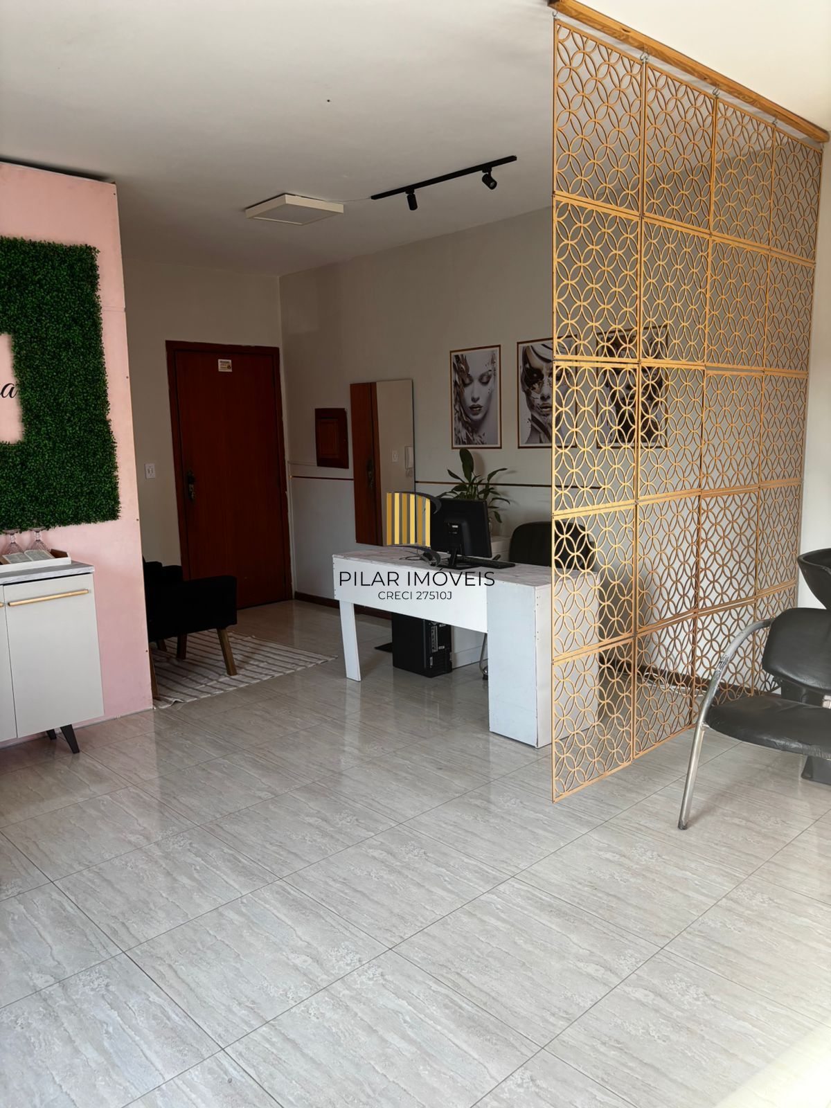 Sala comercial no bairro Cavalhada.