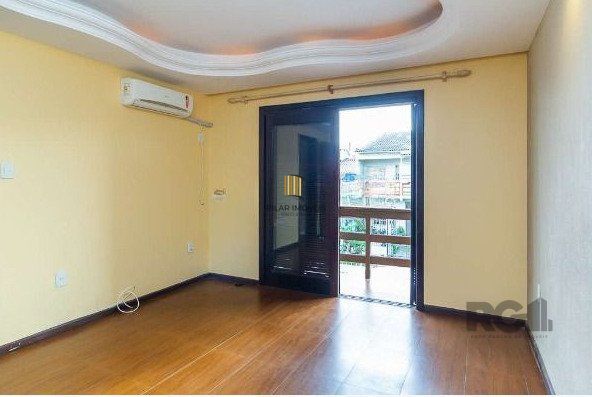 Casa para Venda - 167m², 3 dormitórios, sendo 1 suites, 7 vagas - Hípica