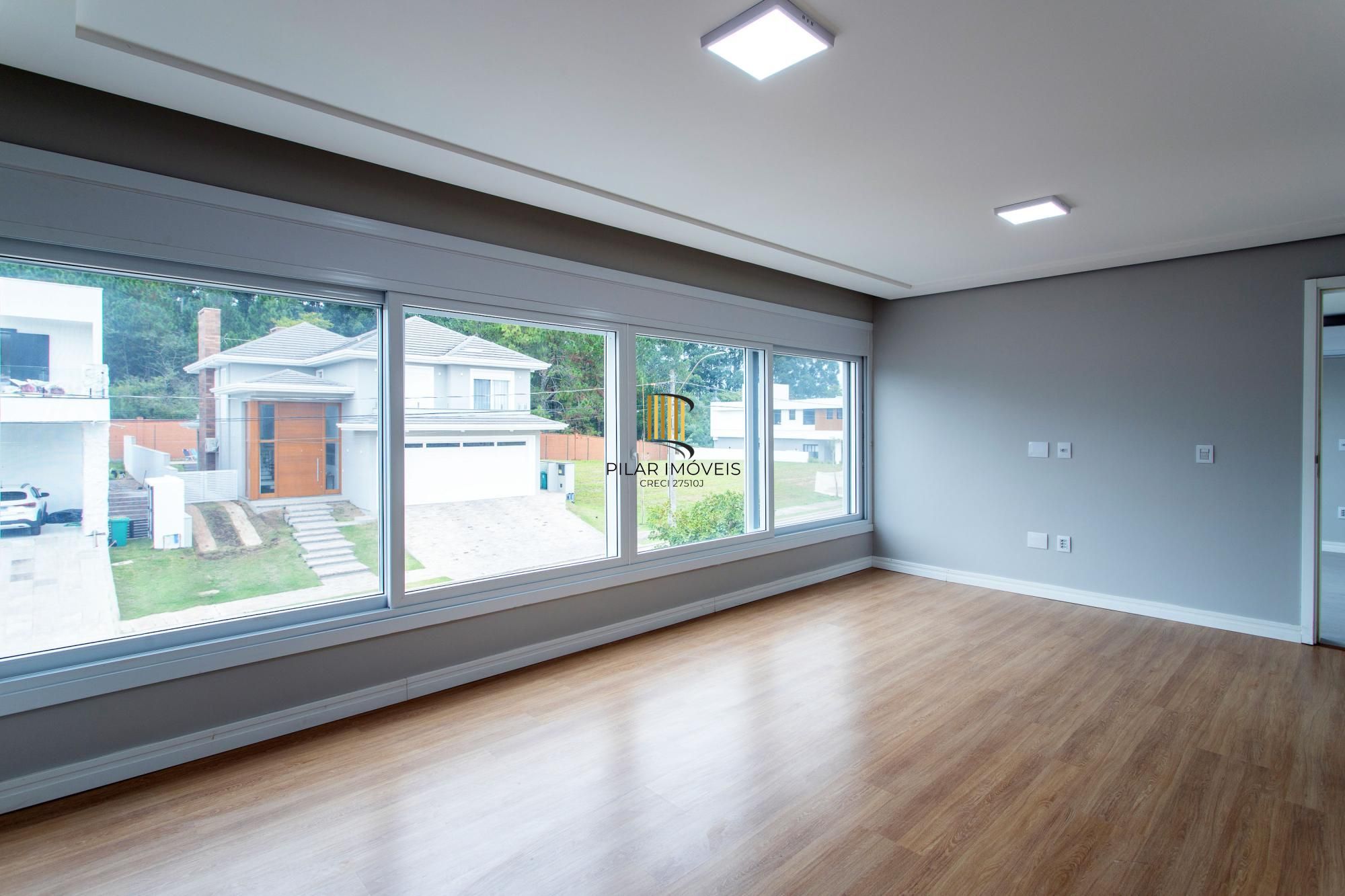 Casa Condominio para Venda - 300m², 3 dormitórios, sendo 3 suites, 2 vagas - Alphaville