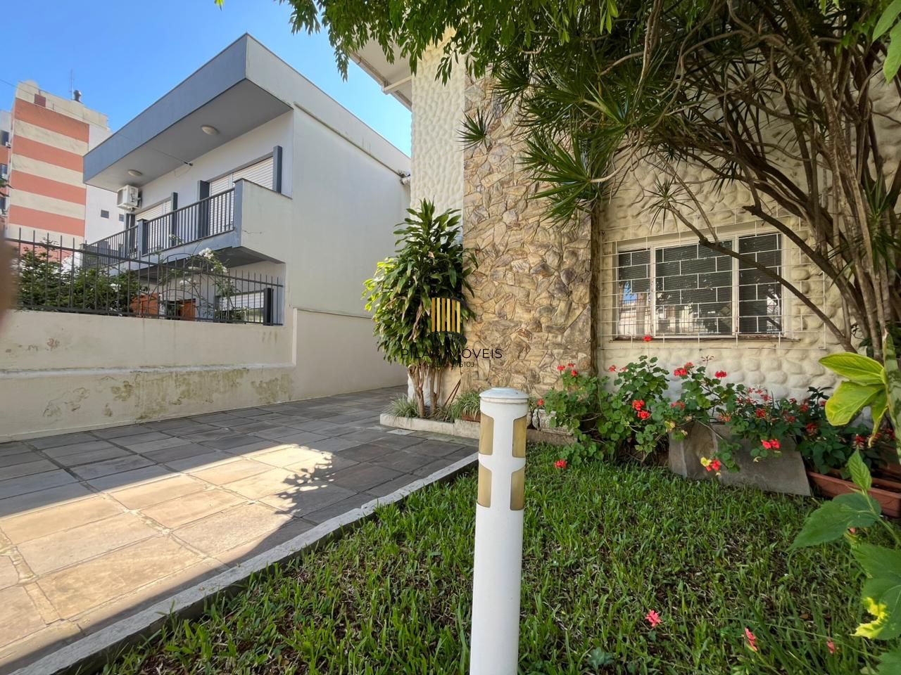 Linda casa à venda no bairro Azenha!!! - Pilar Imóveis