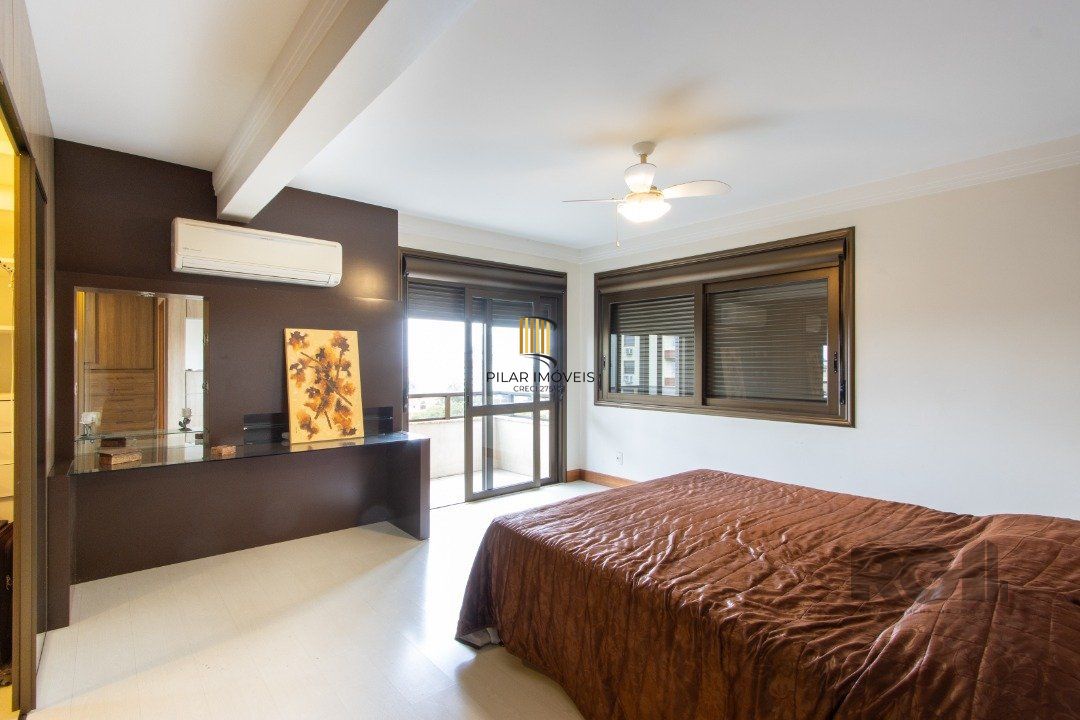 Apartamento na tristeza com três suítes e três vagas