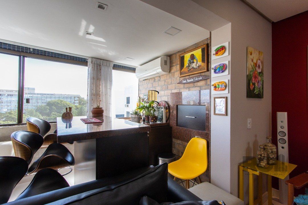 Apartamento com 3 dormitórios. sendo 1 site