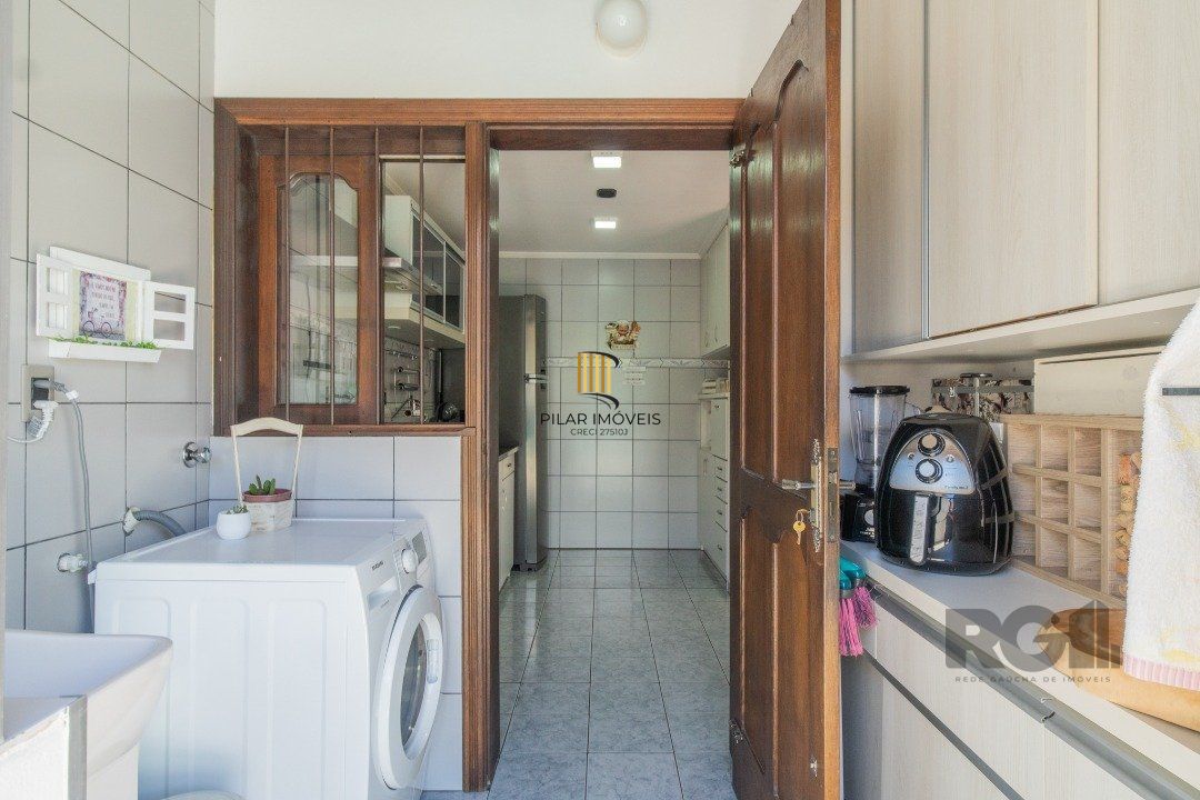 Casa 3 dormitórios no bairro Hípica