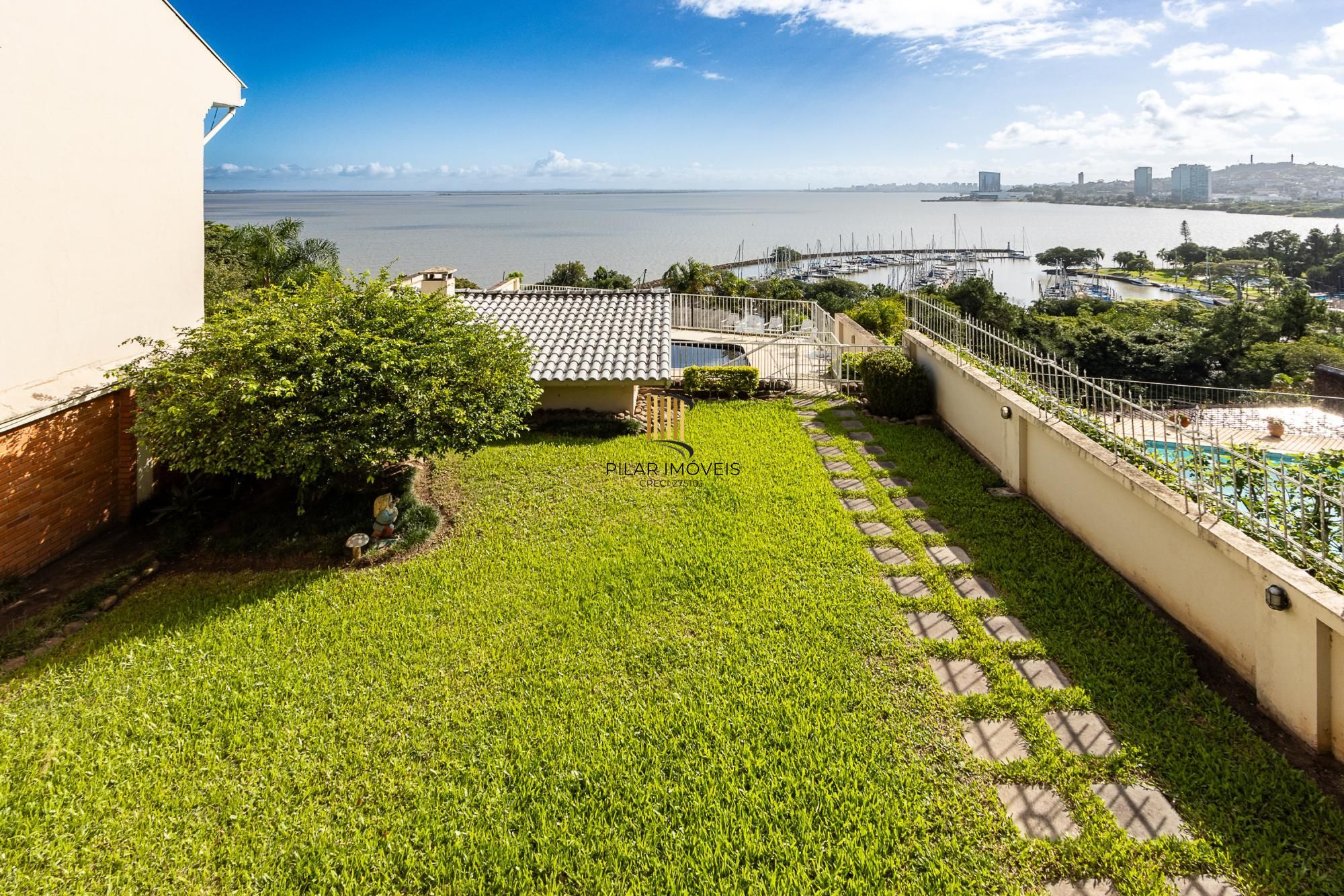 Residência em endereço nobre na Vila Assunção, com vista privilegiada para o Guaíba e clubes náuticos!