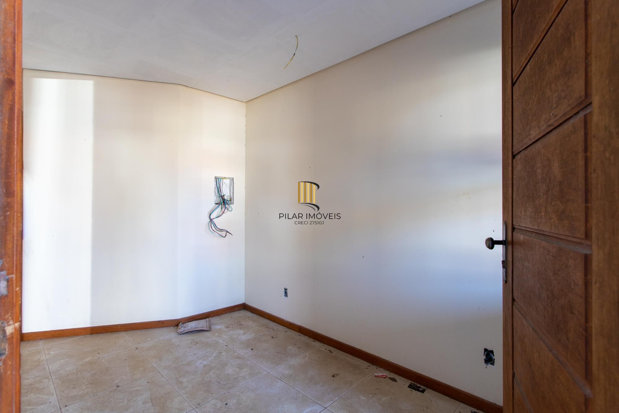 Casa para Venda - 115m², 3 dormitórios, sendo 1 suites, 2 vagas - Urubatã