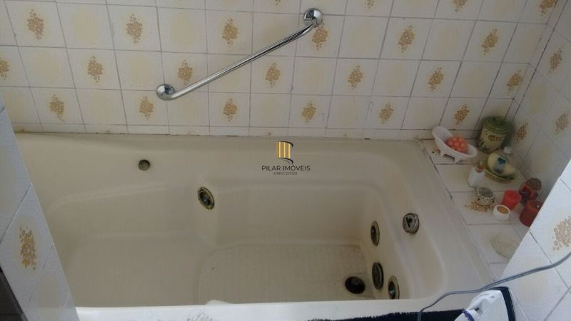 Casa para Venda - 320m², 3 dormitórios, sendo 1 suites, 4 vagas - Cristal