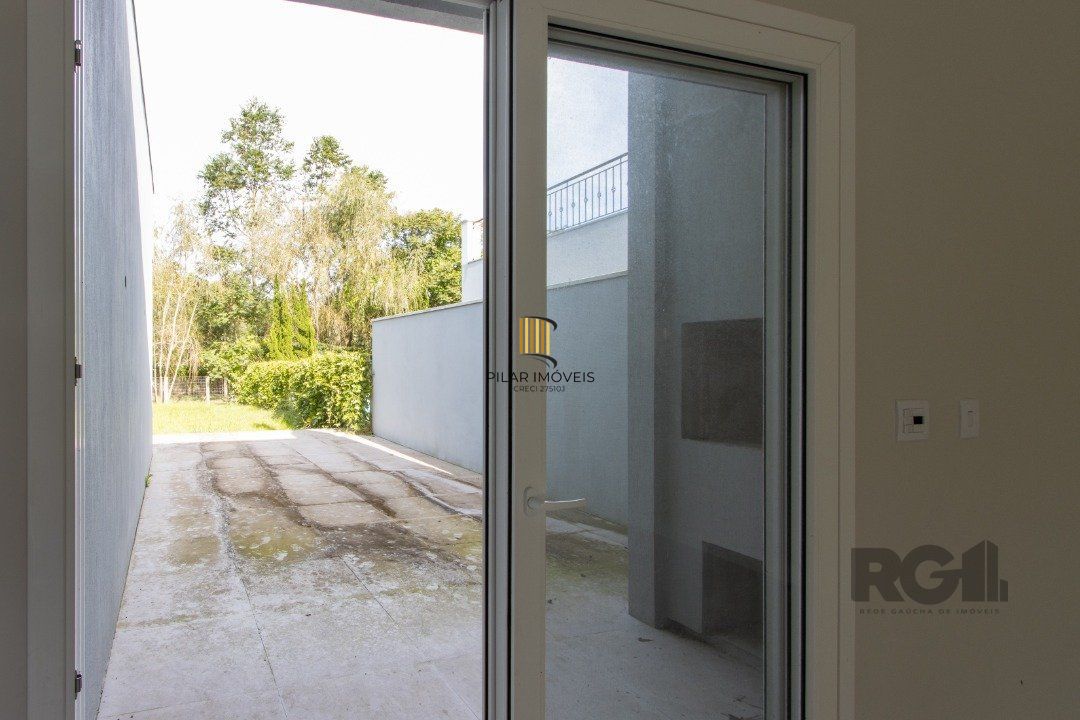 Casa de Condomínio 3 dormitórios no bairro Chapéu do Sol