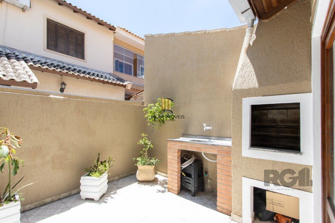Casa para Venda - 135m², 3 dormitórios, sendo 1 suites, Hípica