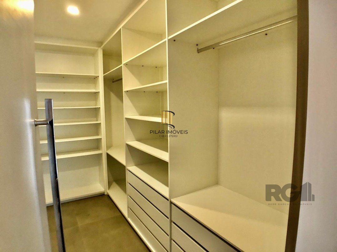 Casa de Condomínio 4 dormitórios no bairro Centro