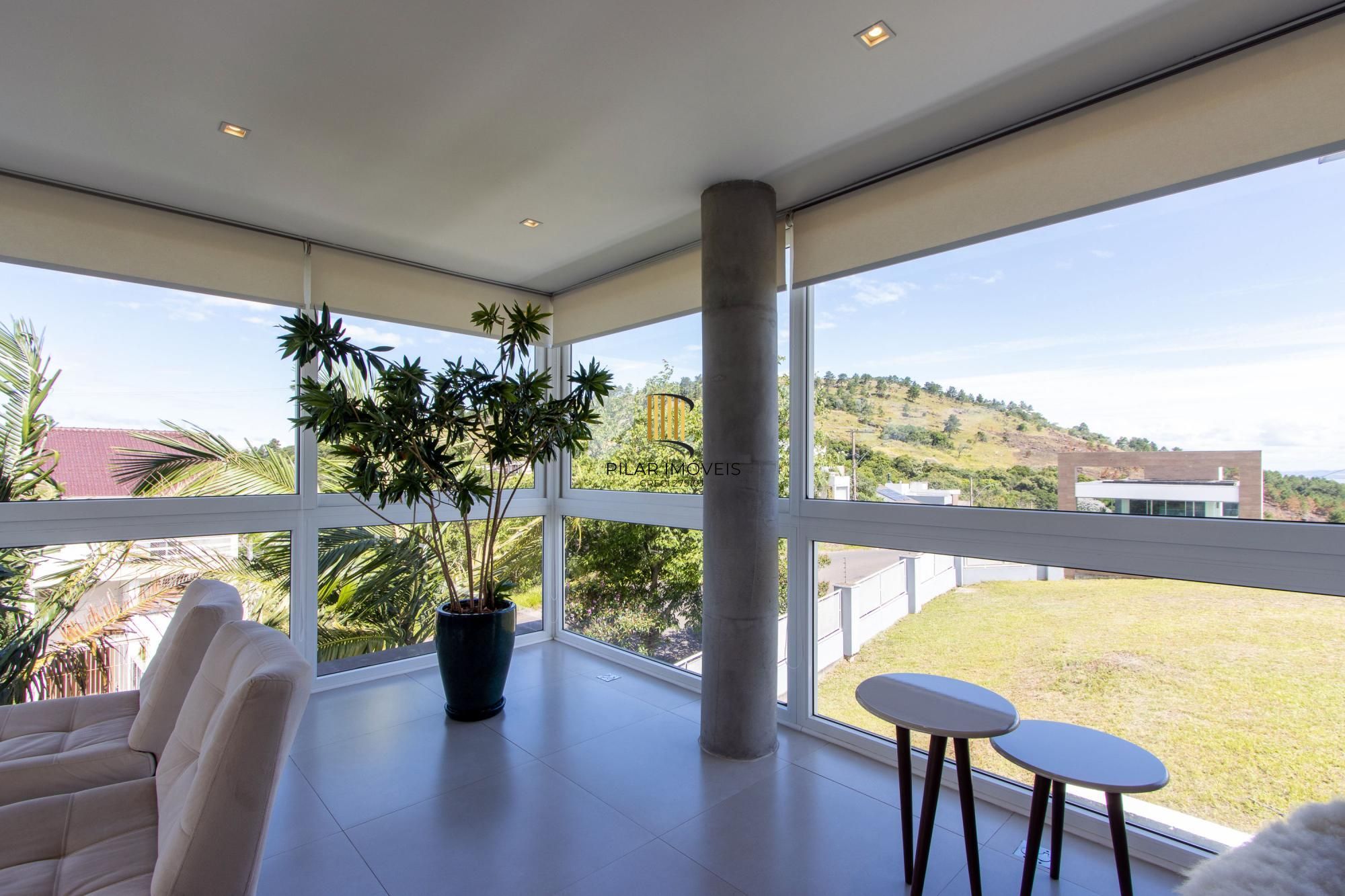 Luxuosa Casa em Condomínio de Alto Padrão com vista para Guaiba