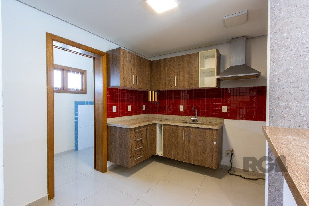 Casa 3 dormitórios no bairro Hípica