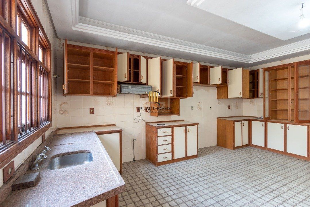 Casa para Venda - 460m², 4 dormitórios, sendo 1 suites, 4 vagas - Cristal