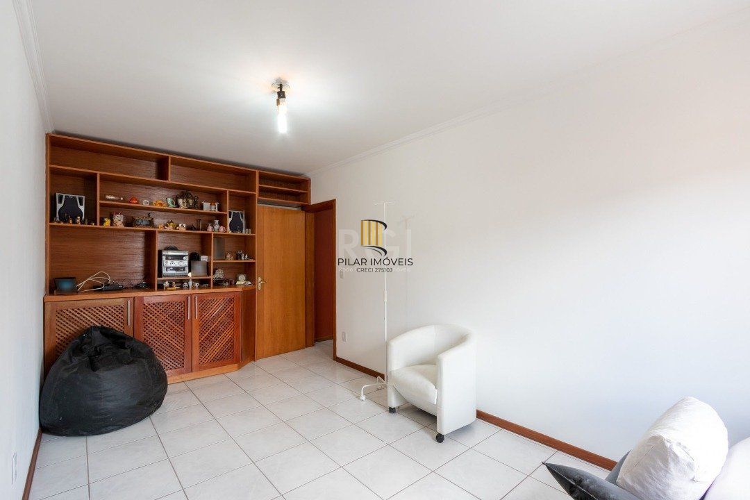Casa para Venda - 247m², 3 dormitórios, sendo 1 suites, 4 vagas - Vila Nova