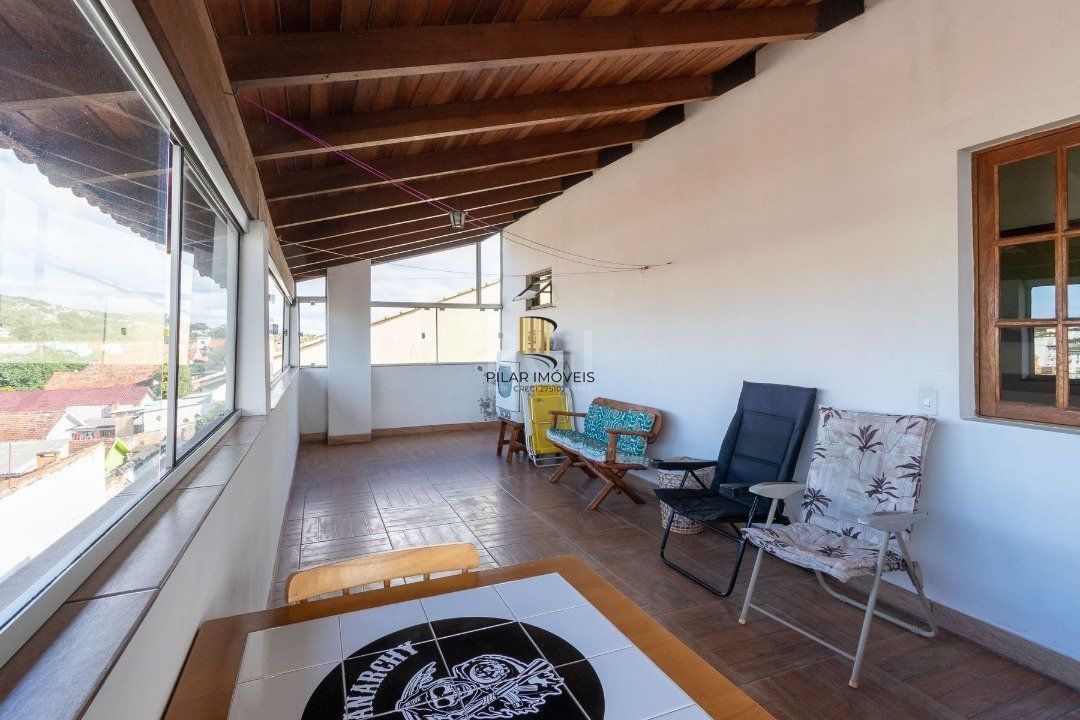 Casa para Venda - 300m², 5 dormitórios, 2 vagas - Cavalhada