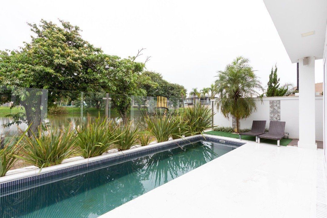 Casa Condominio para Venda - 239.3m², 3 dormitórios, sendo 2 suites, 6 vagas - Distrito Industrial