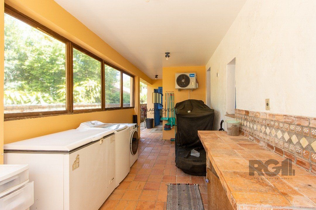Casa 4 dormitórios no bairro Jardim Isabel