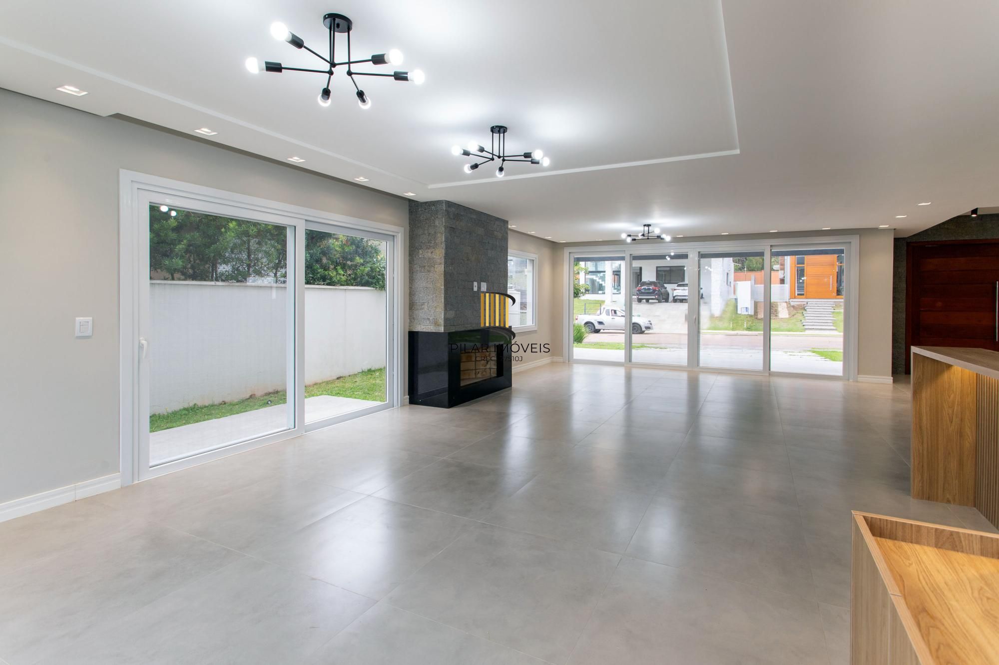 Casa Condominio para Venda - 300m², 3 dormitórios, sendo 3 suites, 2 vagas - Alphaville