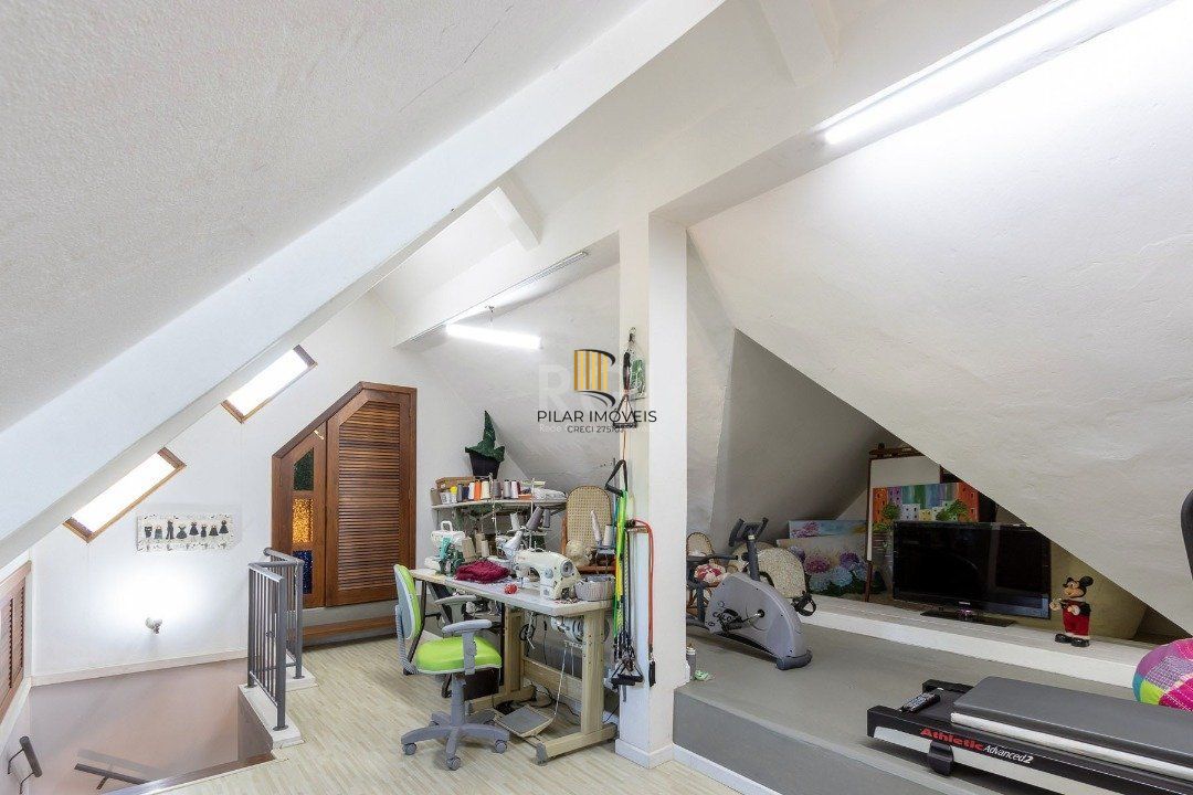 Casa Condominio para Venda - 559m², 4 dormitórios, sendo 3 suites, 3 vagas - Cavalhada