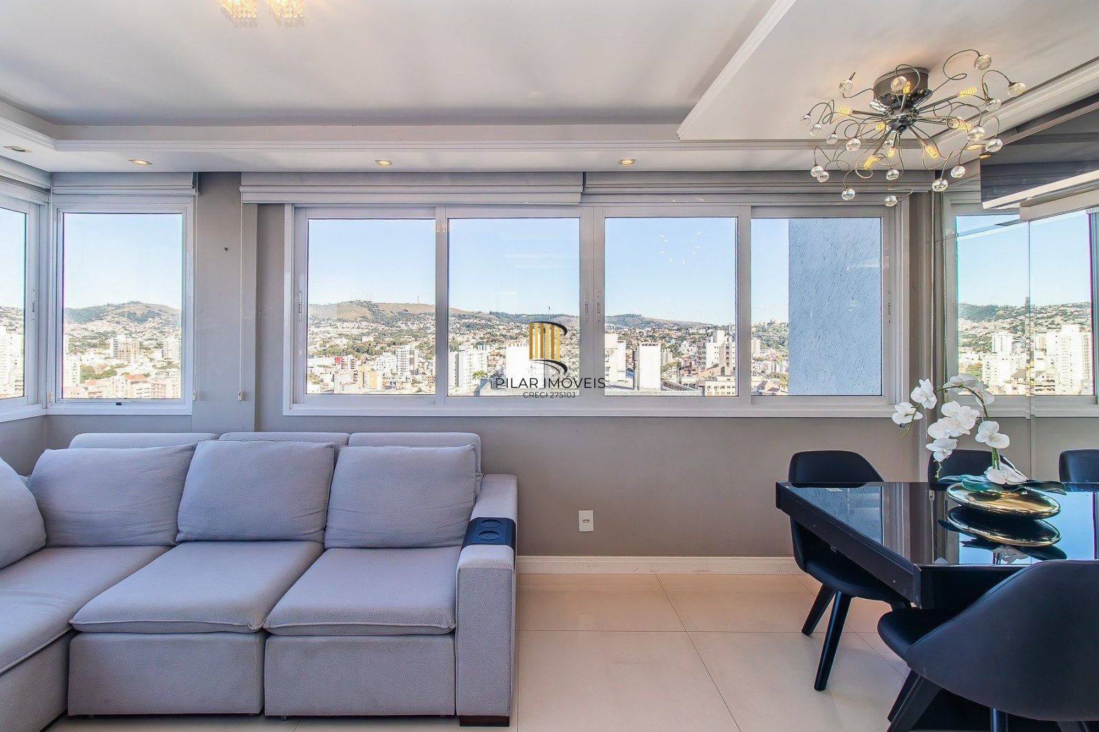 Apartamento de 3 dormitorios 1 suite e 2 vagas no Petrópolis