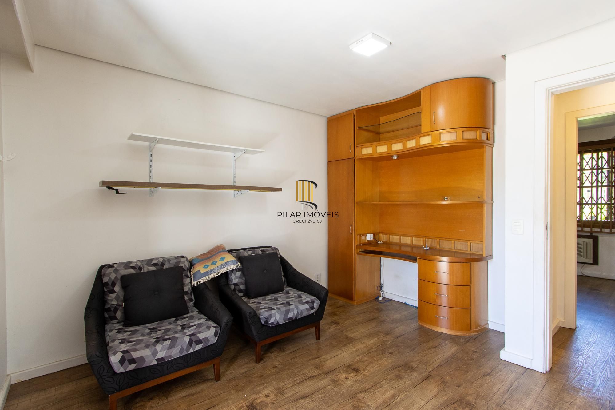 Casa em condomínio, 2 dormitórios, 1 vaga escriturada - Bairro Cavalhada